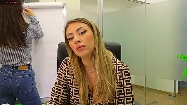 Snapshot of BabesGoWild chatting on February 19, 2025, 5:16 am BabesGoWild online show from February 19, 2025, 5:16 am