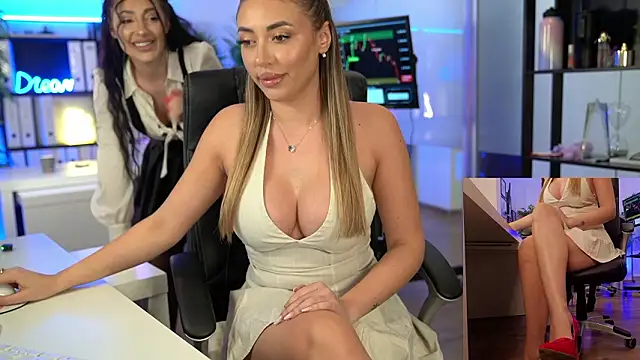 Snapshot of BabesGoWild chatting on February 3, 2026, 6:11 am BabesGoWild online show from February 3, 2026, 6:11 am