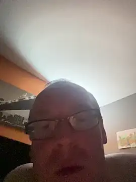 Palered online show from June 14, 2026, 10:33 pm