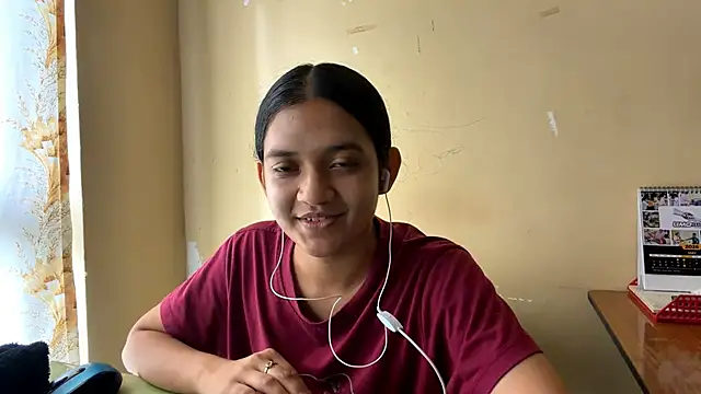 Snapshot of yuna_luxy chatting on June 10, 2026, 8:04 am yuna luxy online show from June 10, 2026, 8:04 am