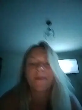 Snapshot of NinaHola chatting on June 5, 2026, 7:41 pm NinaHola online show from June 5, 2026, 7:41 pm