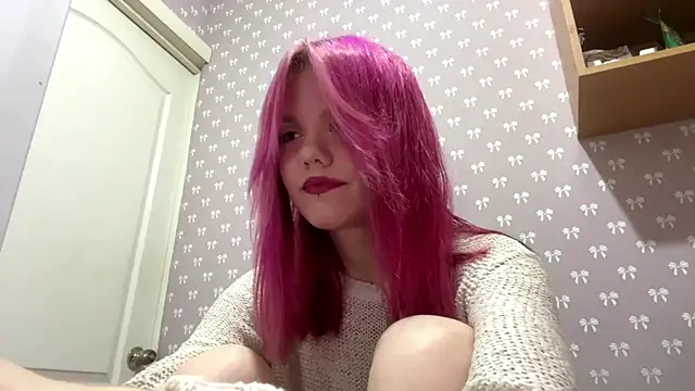 Linecutie online show from July 4, 2026, 8:35 pm
