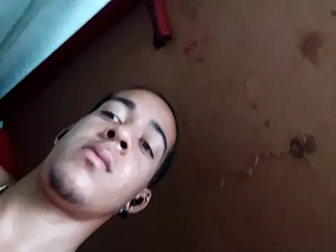 Snapshot of Enzo_Manul chatting on June 9, 2026, 7:04 pm Enzo Manul online show from June 9, 2026, 7:04 pm