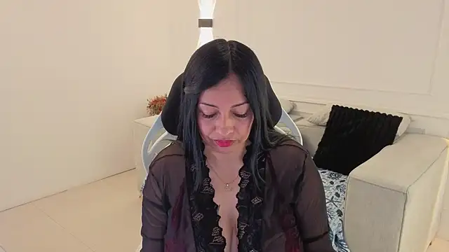 ariannajonesvg online show from July 13, 2026, 3:06 am