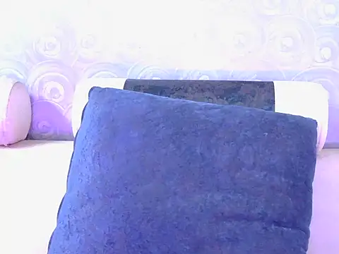 cute-iraa online show from July 11, 2026, 5:19 am