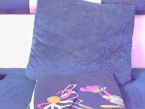 cute-iraa online show from July 21, 2026, 5:31 am