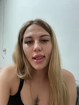 Snapshot of DariaSellen chatting on June 16, 2026, 10:43 pm DariaSellen online show from June 16, 2026, 10:43 pm
