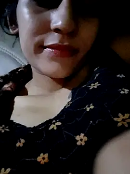 Snapshot of Swetie_Priyaaaaa chatting on July 13, 2026, 6:40 pm Swetie Priyaaaaa online show from July 13, 2026, 6:40 pm