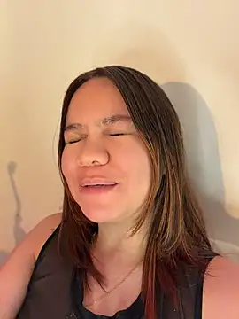 Snapshot of Emma_Jonas chatting on July 16, 2026, 4:59 pm Emma Jonas online show from July 16, 2026, 4:59 pm