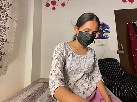 Snapshot of Hy_Selahh chatting on June 7, 2026, 11:04 am Hy Selahh online show from June 7, 2026, 11:04 am