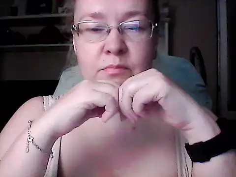 Snapshot of Viola27 chatting on June 24, 2026, 4:16 pm Viola27 online show from June 24, 2026, 4:16 pm