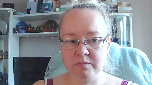 Snapshot of Viola27 chatting on July 15, 2026, 4:52 am Viola27 online show from July 15, 2026, 4:52 am