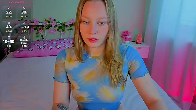 Snapshot of AngelBlaze chatting on July 6, 2026, 5:14 am AngelBlaze online show from July 6, 2026, 5:14 am