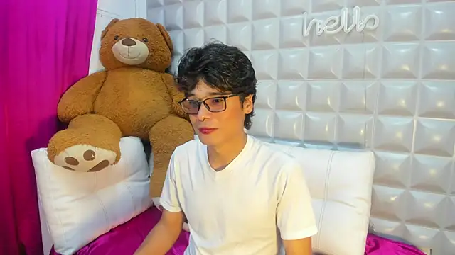 Snapshot of maximo_2019 chatting on July 7, 2026, 9:07 pm maximo 2019 online show from July 7, 2026, 9:07 pm