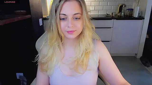 Snapshot of blonde_kellyy chatting on June 30, 2026, 9:09 am blonde kellyy online show from June 30, 2026, 9:09 am