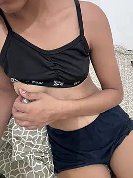 Snapshot of cute_manu- chatting on July 2, 2026, 5:41 pm cute manu- online show from July 2, 2026, 5:41 pm