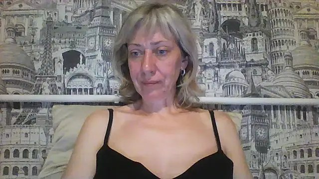 Snapshot of SkyGI chatting on June 9, 2026, 11:28 pm SkyGI online show from June 9, 2026, 11:28 pm
