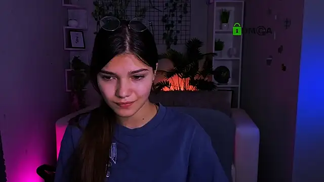kiaraa belle online show from June 19, 2026, 10:21 am