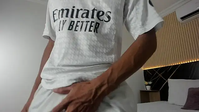 Snapshot of Bruno_fox chatting on July 6, 2026, 8:11 pm Bruno fox online show from July 6, 2026, 8:11 pm