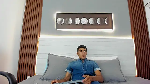 Snapshot of Bruno_fox chatting on July 1, 2026, 7:25 pm Bruno fox online show from July 1, 2026, 7:25 pm