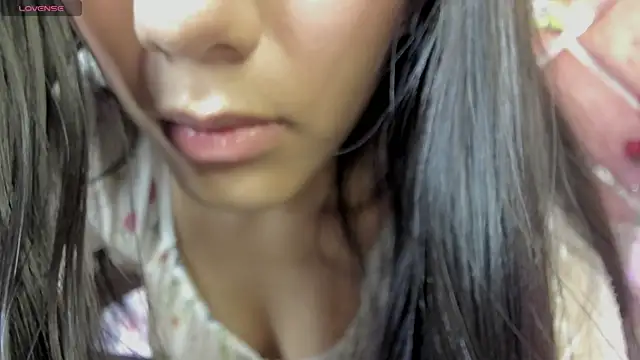Snapshot of Carla_Alvez chatting on June 18, 2026, 2:33 pm Carla Alvez online show from June 18, 2026, 2:33 pm