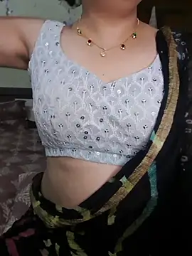 Snapshot of Sharma_Priya chatting on July 7, 2026, 4:10 pm Sharma Priya online show from July 7, 2026, 4:10 pm