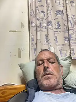 Snapshot of GeldenKuy chatting on June 23, 2026, 4:27 pm GeldenKuy online show from June 23, 2026, 4:27 pm