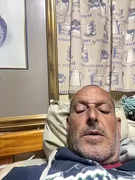 Snapshot of GeldenKuy chatting on July 7, 2026, 7:28 pm GeldenKuy online show from July 7, 2026, 7:28 pm