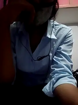 Snapshot of Virgin_girl_001 chatting on June 10, 2026, 5:19 am Virgin girl 001 online show from June 10, 2026, 5:19 am