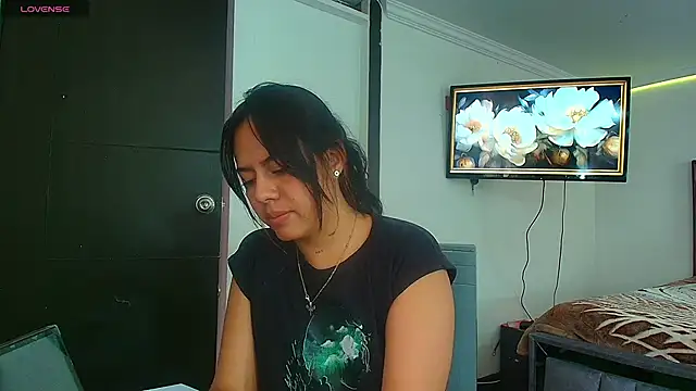 Snapshot of TaniaMendoza chatting on June 10, 2026, 11:33 am TaniaMendoza online show from June 10, 2026, 11:33 am