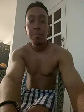 Snapshot of yeikoparker chatting on July 5, 2026, 5:36 am yeikoparker online show from July 5, 2026, 5:36 am