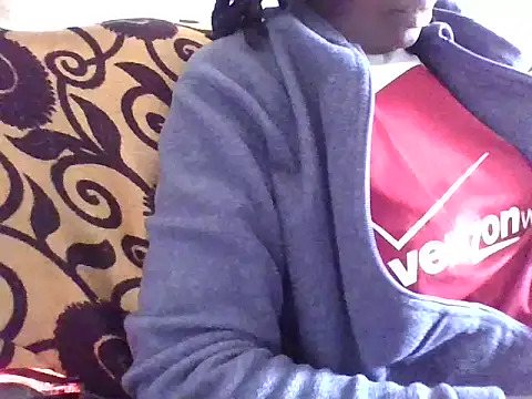 lucyswee online show from July 20, 2026, 7:49 am