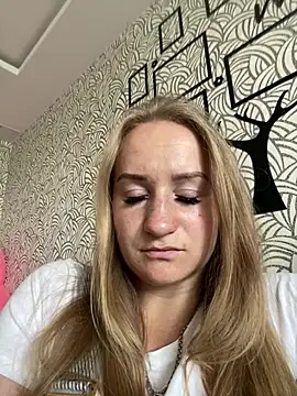 Emilia kis online show from June 11, 2026, 10:34 am