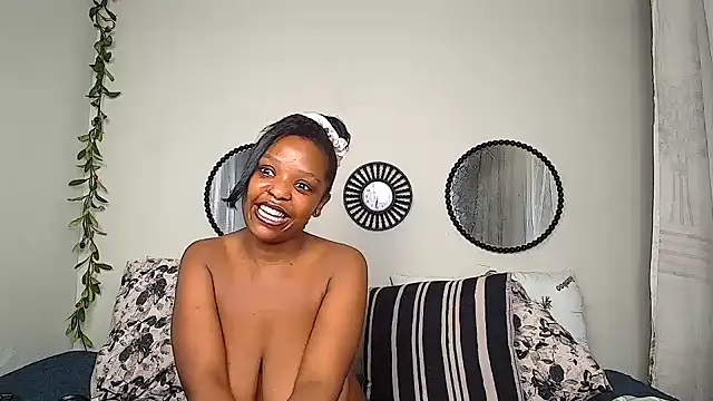 Snapshot of FreakyNubian chatting on July 25, 2026, 4:24 pm FreakyNubian online show from July 25, 2026, 4:24 pm