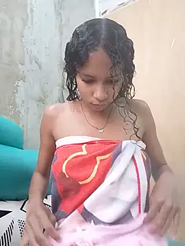 Snapshot of AlmaDream chatting on July 17, 2026, 4:37 pm AlmaDream online show from July 17, 2026, 4:37 pm