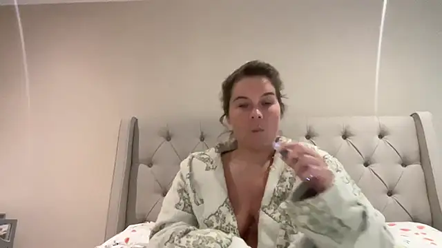 erincheshire online show from June 14, 2026, 2:07 pm
