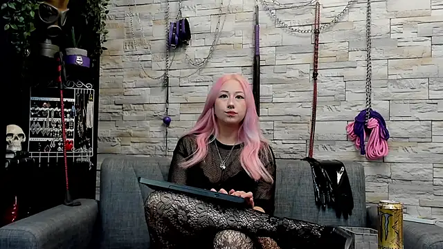 Snapshot of Miss_Kaz chatting on August 9, 2026, 12:29 am Miss Kaz online show from August 9, 2026, 12:29 am