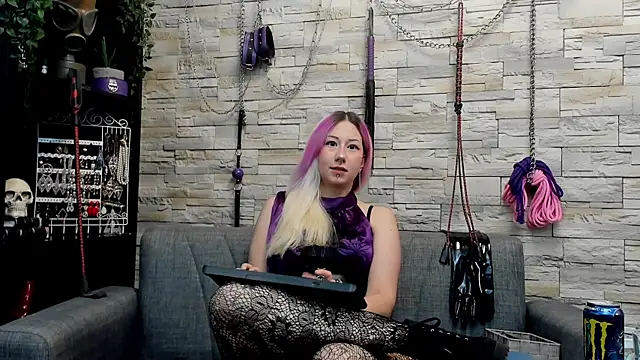 Snapshot of Miss_Kaz chatting on July 24, 2026, 11:56 pm Miss Kaz online show from July 24, 2026, 11:56 pm