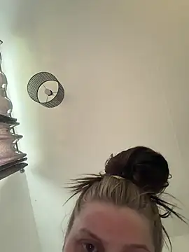 Elsa 27xx online show from June 26, 2026, 5:46 am