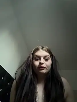 Elsa 27xx online show from June 18, 2026, 4:33 am