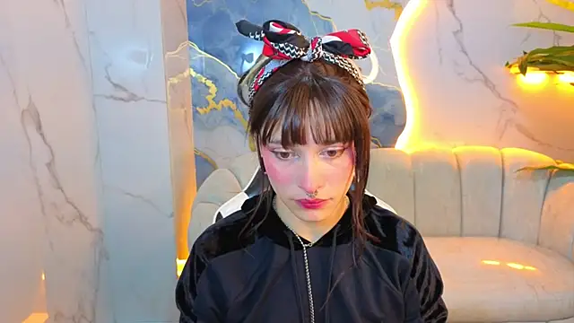 Lily Tx online show from July 15, 2026, 12:45 pm