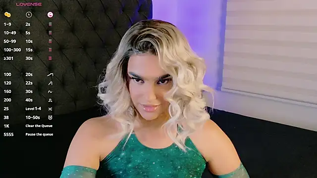 Snapshot of Scarlethvhonparker chatting on June 19, 2026, 12:49 am Scarlethvhonparker online show from June 19, 2026, 12:49 am