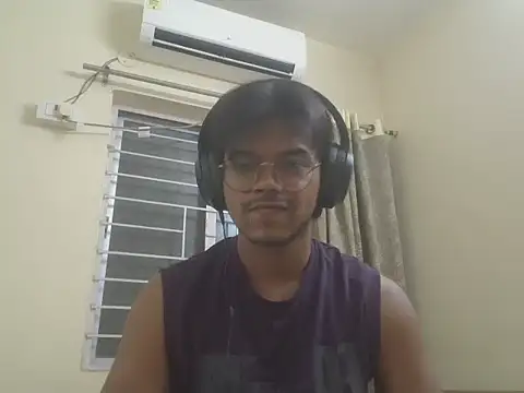 Snapshot of shady093 chatting on June 15, 2026, 6:40 pm shady093 online show from June 15, 2026, 6:40 pm