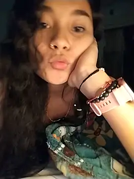 Snapshot of Kittyytinaa chatting on June 18, 2026, 2:43 am Kittyytinaa online show from June 18, 2026, 2:43 am