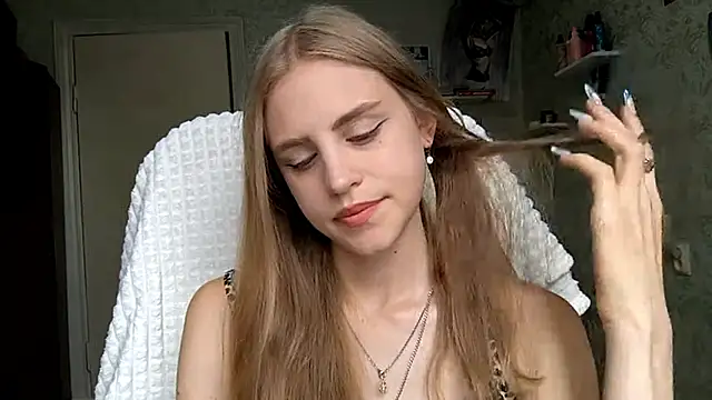 StacyPinky online show from June 26, 2026, 7:36 am