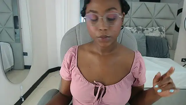 Snapshot of lily_mendoza chatting on July 10, 2026, 7:36 pm lily mendoza online show from July 10, 2026, 7:36 pm