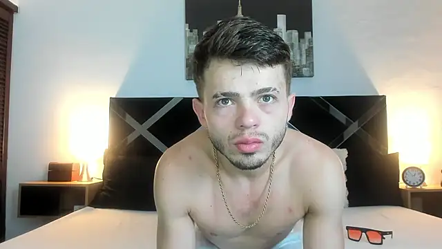 Snapshot of Zeus_damian21 chatting on July 3, 2026, 4:08 am Zeus damian21 online show from July 3, 2026, 4:08 am