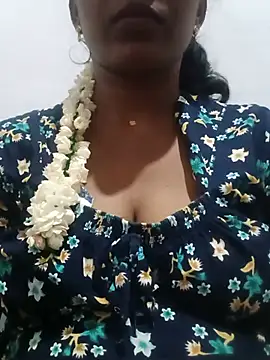 Snapshot of akshaya4311 chatting on July 18, 2026, 6:05 pm akshaya4311 online show from July 18, 2026, 6:05 pm
