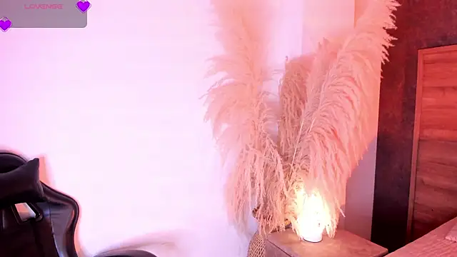 Snapshot of CristineRainn_ chatting on July 1, 2026, 6:25 am CristineRainn online show from July 1, 2026, 6:25 am