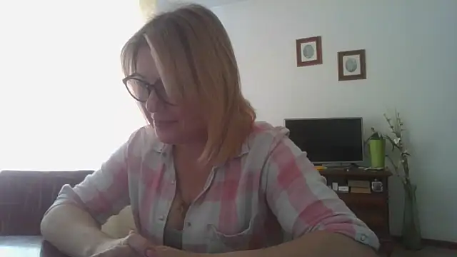 Snapshot of ElenaLove888 chatting on June 13, 2026, 8:45 am ElenaLove888 online show from June 13, 2026, 8:45 am